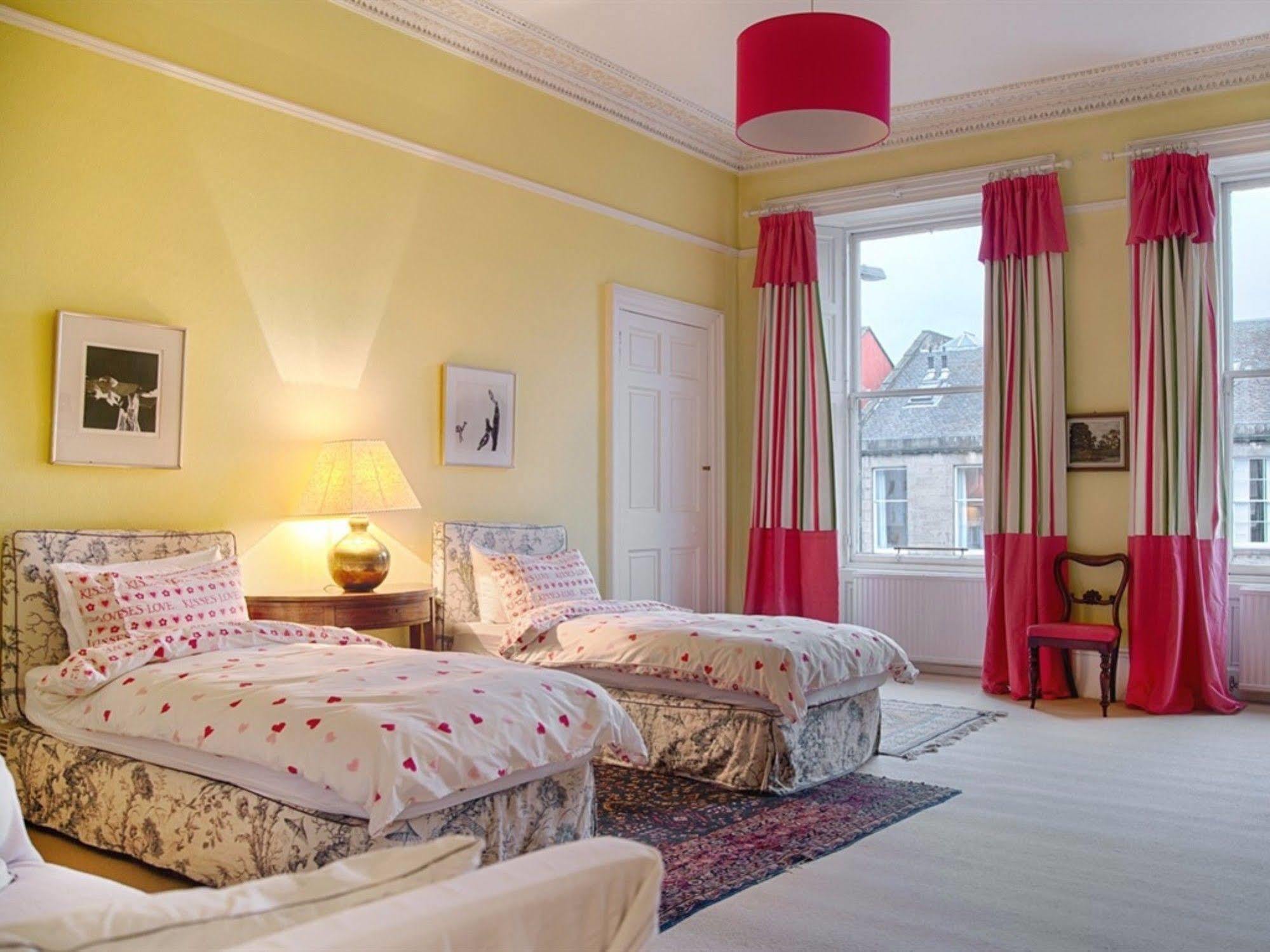 Winter Cherry Bed & Breakfast Единбург Екстер'єр фото